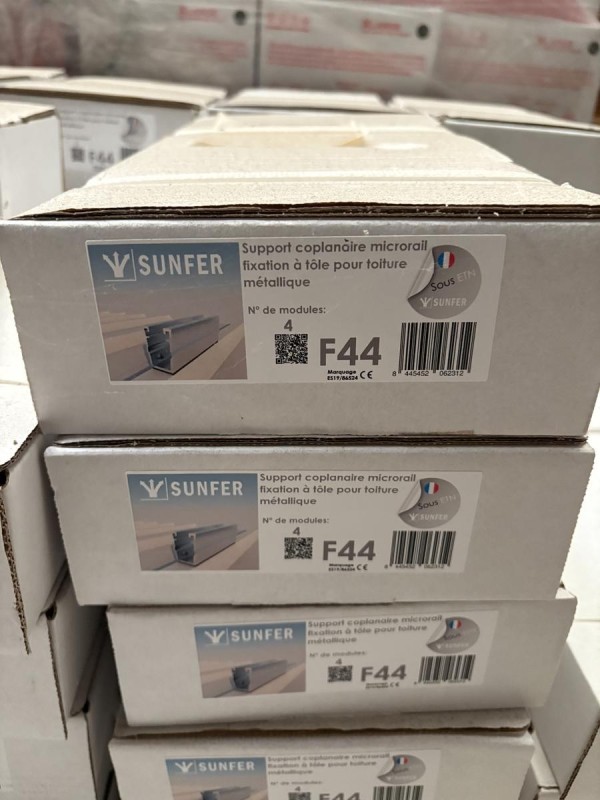 Support 4 panneaux sur toit Bac acier