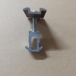 Bride intermédiaire / pince centrale photovoltaïque K2 Systems 2002609 – MiniClamp 30-50 mm, noir anodisé